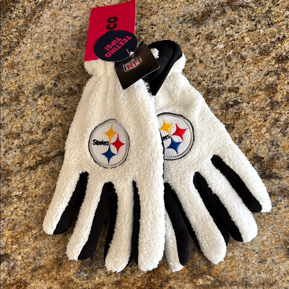 NWT Pittsburgh Steelers Women’s Sherpa Insulated Texting Gloves - Small/Medium
